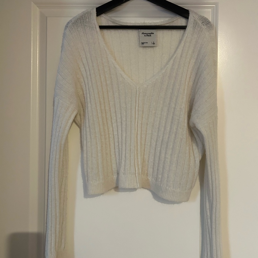 Abercrombie & Fitch White Sweater